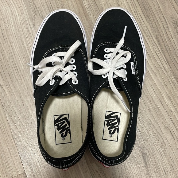 Vans - Picture 3 of 4
